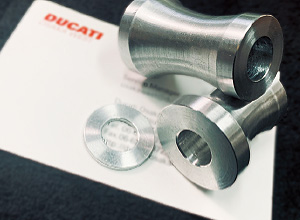 サスペンションスペーサー